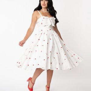 Unique Vintage Golightly Embroidered Rose Swing Dress (size Small)